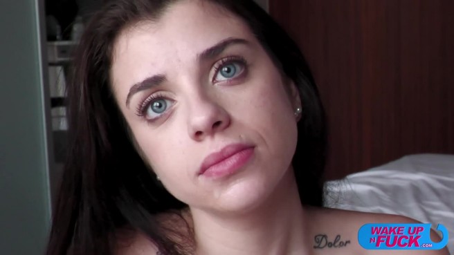 Голубоглазая дебютантка старается изо всех сил