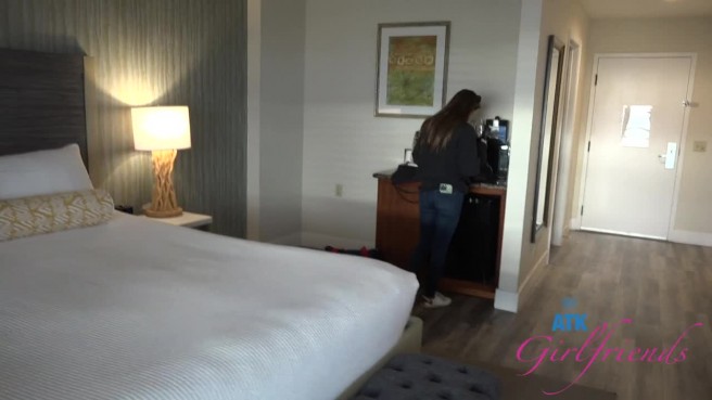 Прогулка и тесное общение с порно-актрисой