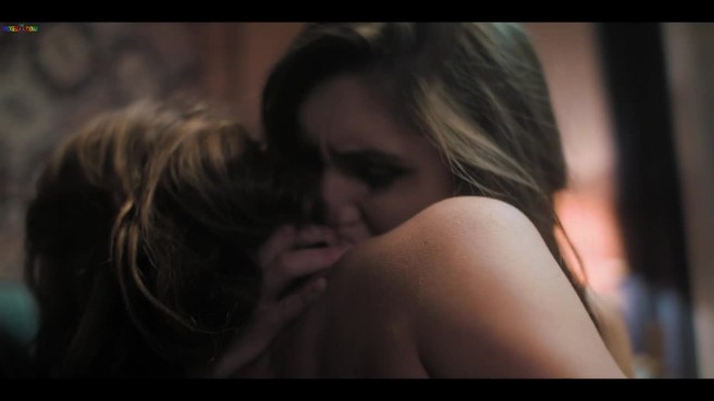 Насыщенная вечеринка трёх перевозбуждённых лесбиянок